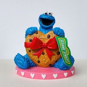 Sesame Street Valentine Cookie Monster Figurine with Heart Cookie Bow NEW